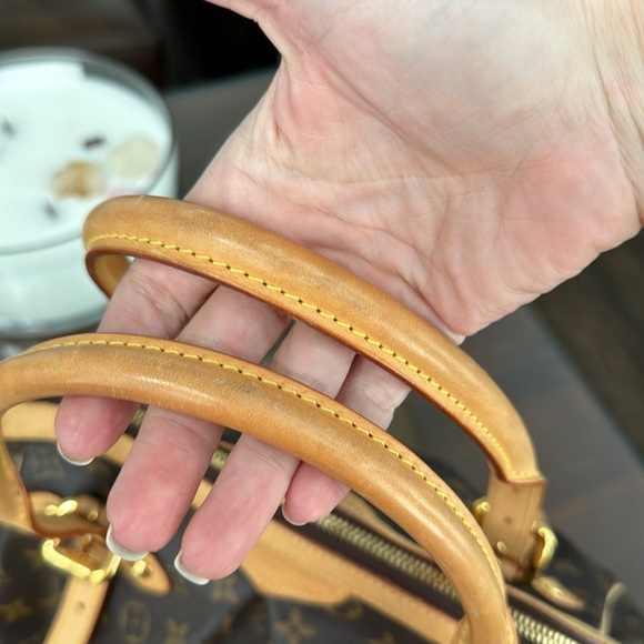 Louis Vuitton Tivoli GM bag - Picture 4 of 16